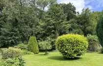 Garten neben Carport