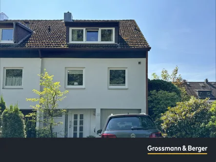 Hausansicht - Haus kaufen in Norderstedt - Endreihenhaus mit großem Garten