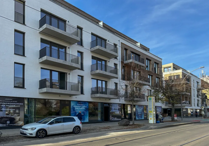 HAUS 1 - Wohnung kaufen in Berlin - Smartes Apartment mit Einbauküche und großem Balkon im ACHTERDECK