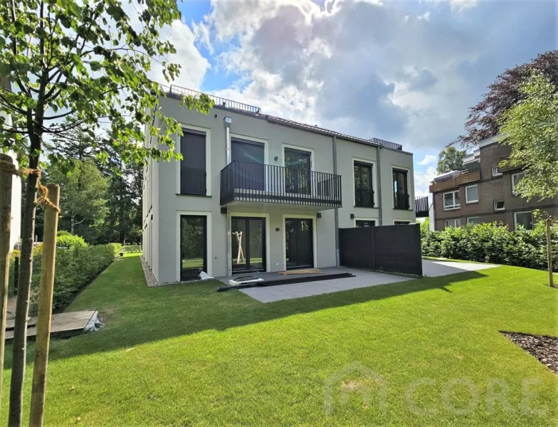 Aussen (Garten) - Wohnung kaufen in Hamburg / Meiendorf - Bezugsfertig! 3-Zi.-ETW mit großzügiger Terrasse + West Ausrichtung