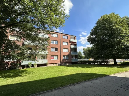 Gebäudeansicht - Wohnung kaufen in Hamburg - Preisreduzierung: Schöne 3 Zi.- Wohnung im Hochpaterre nahe neuem U-Bahnhof Horner Geest in Hamburg