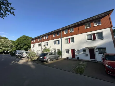 Gebäudeansicht - Haus kaufen in Hamburg - Zentrales Wohnen im Reihenhaus in der Horner-Geest