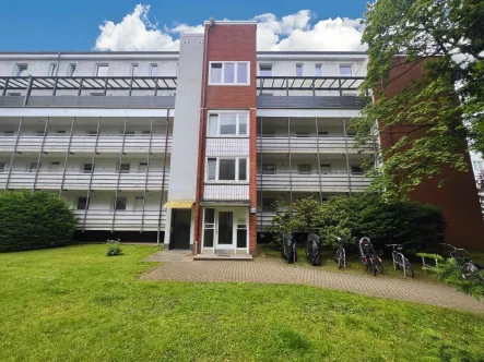 Außenansicht Haus - Wohnung kaufen in Hamburg - Kapitalanleger aufgepasst - vermietete 3 Zimmer Wohnung im schönen Hamburg Marienthal