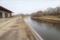 Grundstücksgrenze an der Kaikante