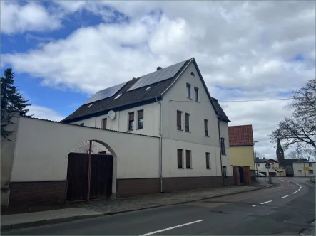  - Haus kaufen in Eisleben - Mehrfamilienhaus/Mehrgenerationenhaus drei Wohneinheiten 1.940 m² Grundstück in Eisleben OT Polleben