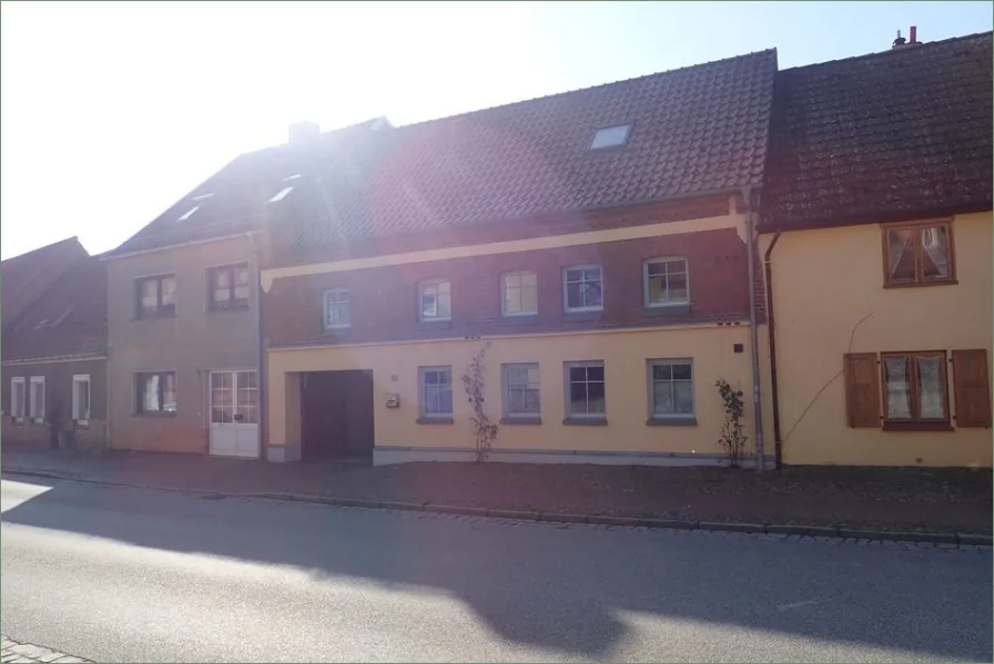  - Haus kaufen in Röbel - Einfamilienhaus in See-Nähe in Röbel