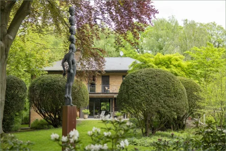 Titelbild - Haus kaufen in Hamburg - Einfamilienhaus mit großem Grundstück in Marienthal in bester Lage