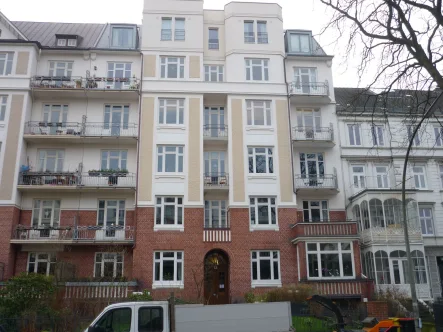 Hausansicht - Wohnung mieten in Hamburg - 4-Zimmer Penthouse-Wohnung direkt am Isemarkt