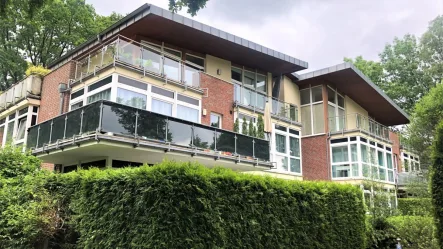 Titelbild - Wohnung mieten in Hamburg - Bergstedt - Lichtdurchflutete 4-Zi.-Wohnung mit Balkon