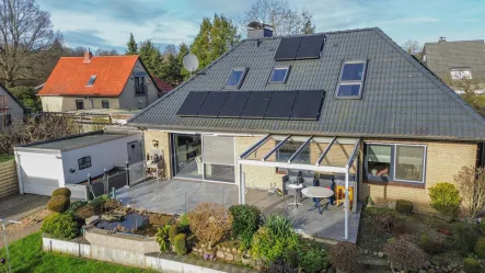 Außenansicht - Haus kaufen in Halstenbek - Energieeffizientes Wohnen mit vielen Extras