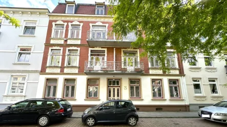 Straßenansicht - Haus kaufen in Hamburg-Bergedorf - Historisches Juwel - 6 von 9 Einheiten frei lieferbar