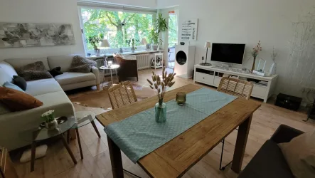 Wohn-/Esszimmer - Wohnung kaufen in Hamburg-Wandsbek - 3-Zi.-Wohnung im Grünen mit Loggia und Garage