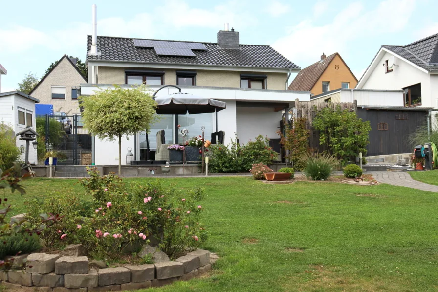 Titelbild - Haus kaufen in Scharbeutz-Gleschendorf - Vielseitiges Zweifamilienhaus mit Weitblick