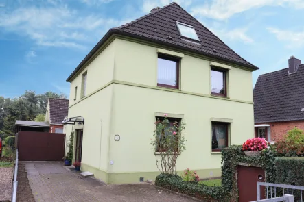 Titelbild - Haus kaufen in Lübeck-St. Lorenz Nord - Familien-Stadthaus mit viel Platz zum Leben