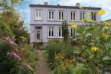 ITitelbild - Haus kaufen in Lübeck - Stadthausperle in exponierter Lage