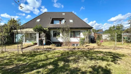 Haus - Haus kaufen in Boostedt - Sanierungsbedürftiges EFH mit zwei Baugrundstücken