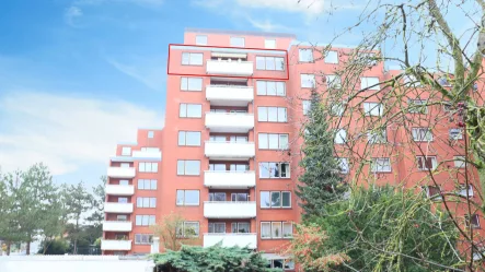 Titelbild - Wohnung kaufen in Lübeck / Vorwerk - Hoch gelegene Balkonwohnung für Wolkenstürmer