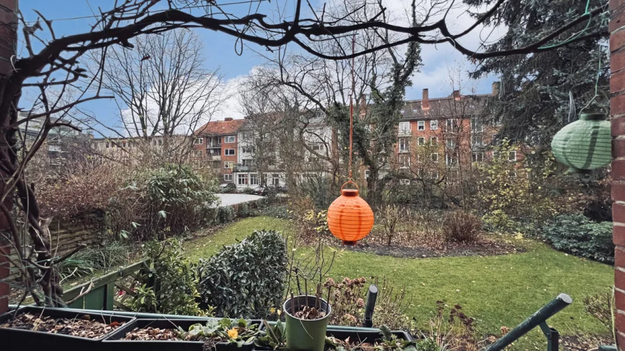 Garten - Wohnung kaufen in Hamburg-Altona-Nord - Hochparterre mit großzügigem Gartenparadies