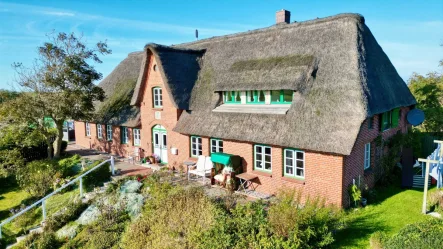 dji_fly_20241005_152424_312_1728149084937 bearbeitet_photo - Haus kaufen in Pellworm - Einzigartige Perle in der Nordsee mit Ferienwohnungen