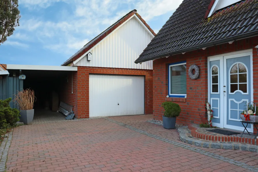 Garage und Carport