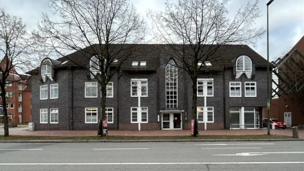 Haus - Wohnung kaufen in Neumünster - Zentrale Etagenwohnung mit Fahrstuhl + Stellplatz