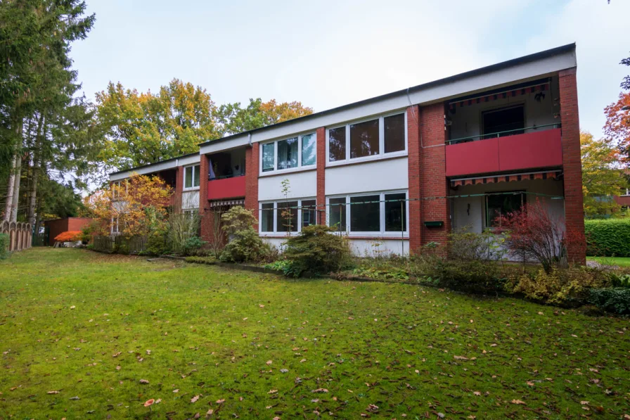 Rückansicht - Haus kaufen in Hamburg-Rahlstedt - Mehrfamilienhaus mit 8 WE und 4 Garagen 1,6 km zur U Berne