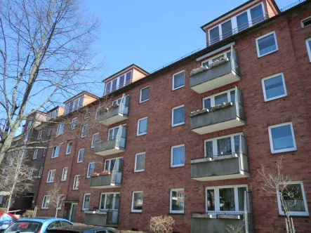 Hausansicht - Wohnung mieten in Hamburg-Dulsberg - Schöne, gemütliche  2,5 Zimmerwohnung mit Balkon und Einbauküche