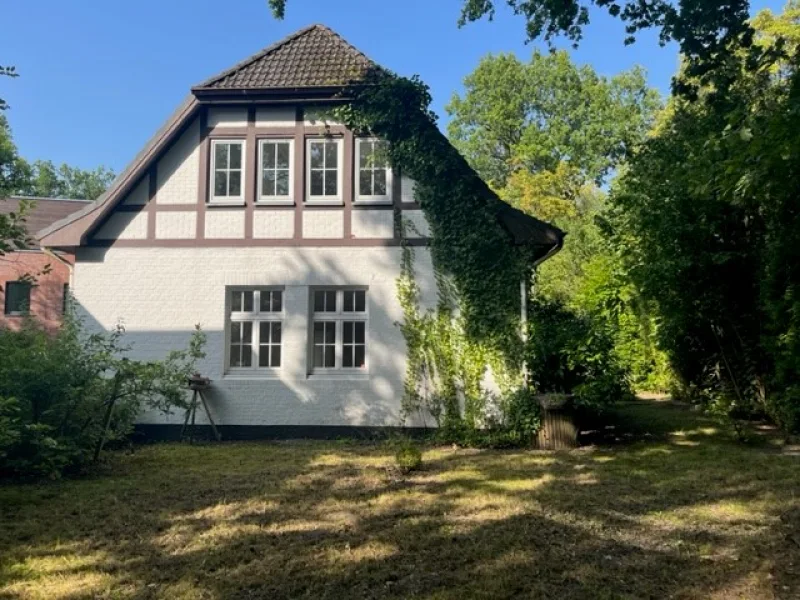 Ansicht vom Garten - Haus kaufen in Hamburg - Kleines Schmuckstück für Liebhaber - Provisionsfreies Einfamilienhaus