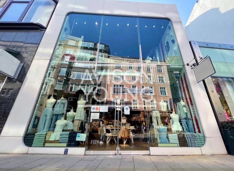 Außenansicht - Büro/Praxis mieten in Hamburg - Doppelgeschossige Ladenfläche in Hamburgs bester Einkaufslage!