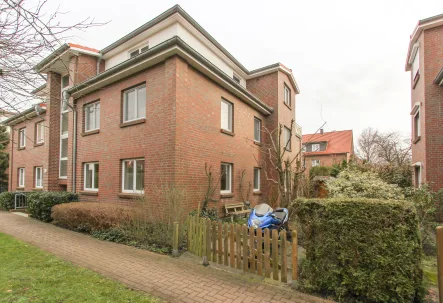 Hausansicht - Wohnung kaufen in Hamburg - *Wohnen in Hausbruch* Schöne 3-Zimmer-Wohnung mit Terrasse und Garten