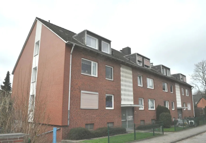 Hausansicht - Wohnung kaufen in Hamburg-Stellingen - Sehr gut vermietete und modernisierte 2-Zimmer-Eigentumswohnung in ruhiger und zentraler Lage