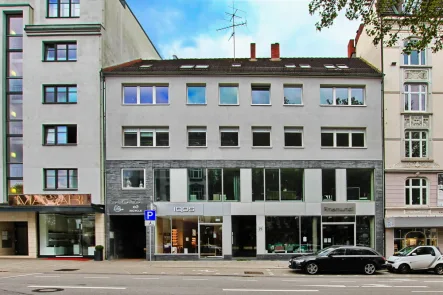 Gebäudeansicht - Laden/Einzelhandel mieten in Hamburg-Eppendorf - Moderne Laden-Location in Hamburgs bester Stadtteillage am Eppendorfer Baum