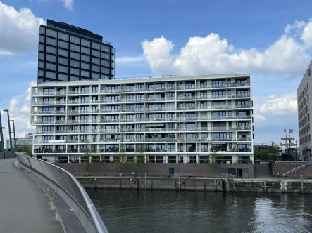 Außenansicht - Laden/Einzelhandel mieten in Hamburg-HafenCity - Kleine Ladenfläche am Versmannkai an der Promenade des Baakenhafens