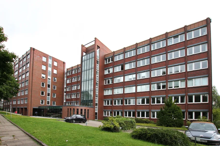 Gebäudeansicht mit Haus "a" im Vordergrund - Büro/Praxis mieten in Hamburg - Bürofläche mit effizientem Grundriss in Flughafennähe - provisionsfrei für den Mieter!