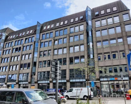 Gebäudeansicht I - Büro/Praxis mieten in Hamburg / Altstadt - Modernisierte Bürofläche mit Dachterrasse inmitten der Hamburger City