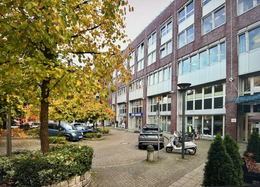 Außenansicht I - Büro/Praxis mieten in Hamburg-Poppenbüttel - Büro- / Praxisfläche gegenüber vom Alstertal Einkaufszentrum