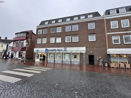 Ansicht Gebäude - Zinshaus/Renditeobjekt kaufen in Neustadt - ZENTRAL GELEGENES WOHN- UND GESCHÄFTSHAUS MIT 1 GE UND 6 WE IN NEUSTADT I.H.