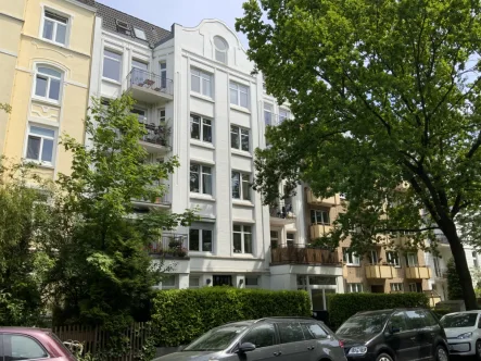 Ansicht - Wohnung mieten in Hamburg - Hoheluft-Ost - Charmante 3-Zimmer-Wohnung mit einer sonnigen Süd-West Terrasse und Gartenanteil!