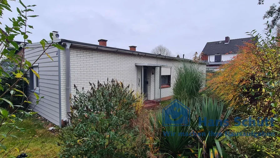 Gebäudeansicht -Süd_ - Haus kaufen in Kiel - Kiel-Ellerbek - Kleine Haushälfte - mit Potential - in ruhiger Lage!