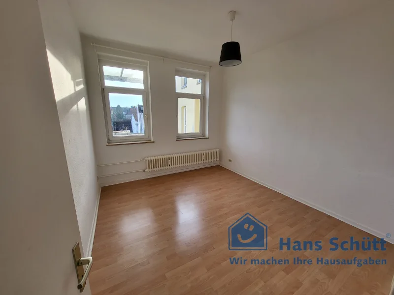  - Wohnung mieten in Kiel - Altbau mit 3 Zimmern und 2 Balkonen