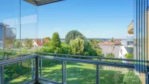 Balkon mit Aussicht auf die Förde