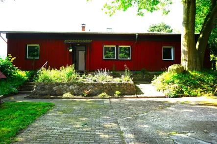 Vorderansicht - Haus kaufen in Westensee - Refugium für Natur- und Pferdeliebhaber