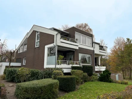 Titelbild - Wohnung kaufen in Rendsburg - Rendsburg: Architektenwohnung mit Kanalblick und Garagenstellplatz! OTTO STÖBEN GmbH