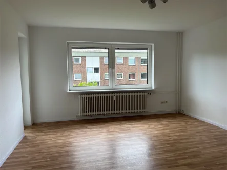 Wohnzimmer - Wohnung mieten in Flensburg - 2,5 -ZW im Trögelsbyer Weg in Flensburg zu vermieten! OTTO STÖBEN GmbH