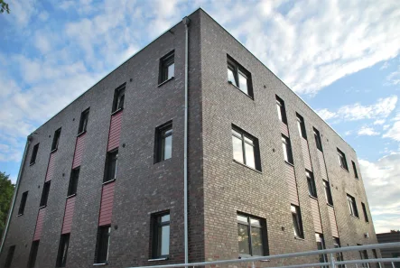Neubau - Büro/Praxis mieten in Kiel - Kiel Wellsee: Moderne Bürofläche mit Stellplatzmöglichkeiten! OTTO STÖBEN!