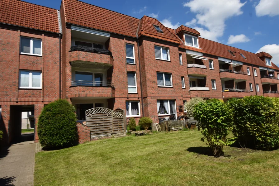 EST 29 1. OG rechts - Wohnung mieten in Brunsbüttel - 2,5 Zimmer Wohnung mit BALKON, optional Garage WBS in Brunsbüttel - OTTO STÖBEN GmbH