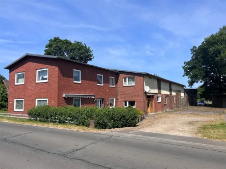 Außenaufnahme - Haus kaufen in Bimöhlen - Vielseitiger Resthof mit 2 Wohneinheiten zwischen HH-Norderstedt - Neumünster OTTO STÖBEN GmbH