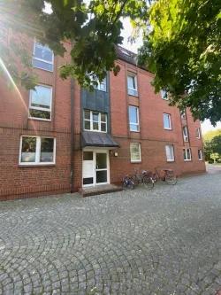 ES 13 neu Eingang - Wohnung mieten in Brunsbüttel - 2,5 Zimmer Wohnung in Brunsbüttel beliebte Lage