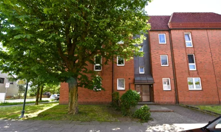 EST1 (2) - Wohnung mieten in Brunsbüttel - Schön geschnittene 2 Zimmerwohnung + Wannenbad + Balkon + opt Garage in Brunsbüttel OTTO STÖBEN GmbH