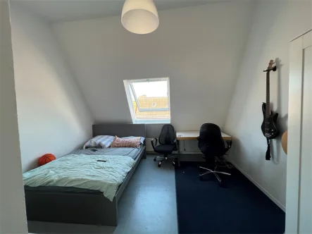 Wohnzimmer - Wohnung mieten in Kiel - 1 ZW in der Boiestr. 5 in Kiel zu vermieten! OTTO STÖBEN GmbH